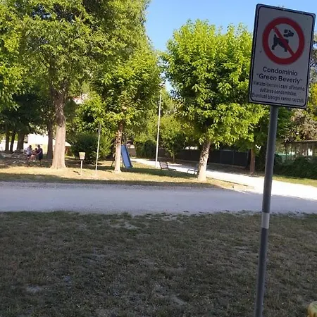 Beverly Con Piscina 아파트