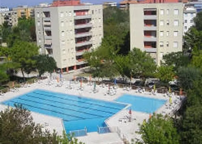 Lägenhet Beverly Con Piscina *